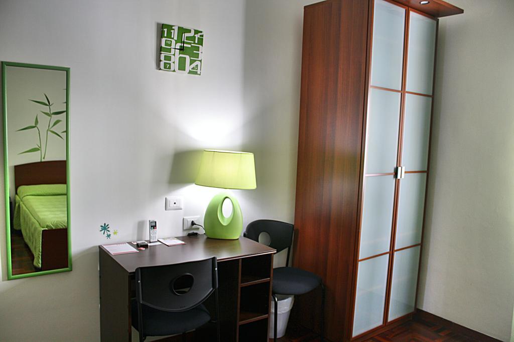 Take It Easy Roma Guest House Стая снимка